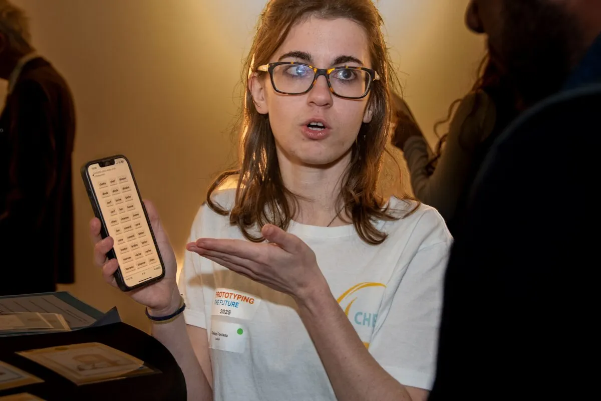 L'application Ludyk présentée sur un smartphone
